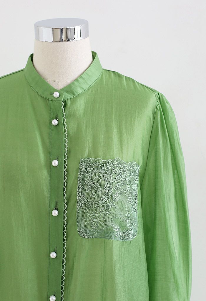 Halbtransparentes Hemd mit floralem Mesh-Einsatz in Grün