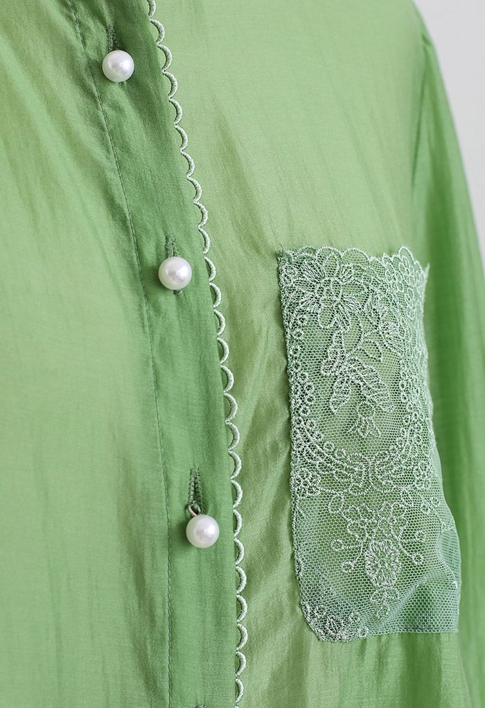 Halbtransparentes Hemd mit floralem Mesh-Einsatz in Grün