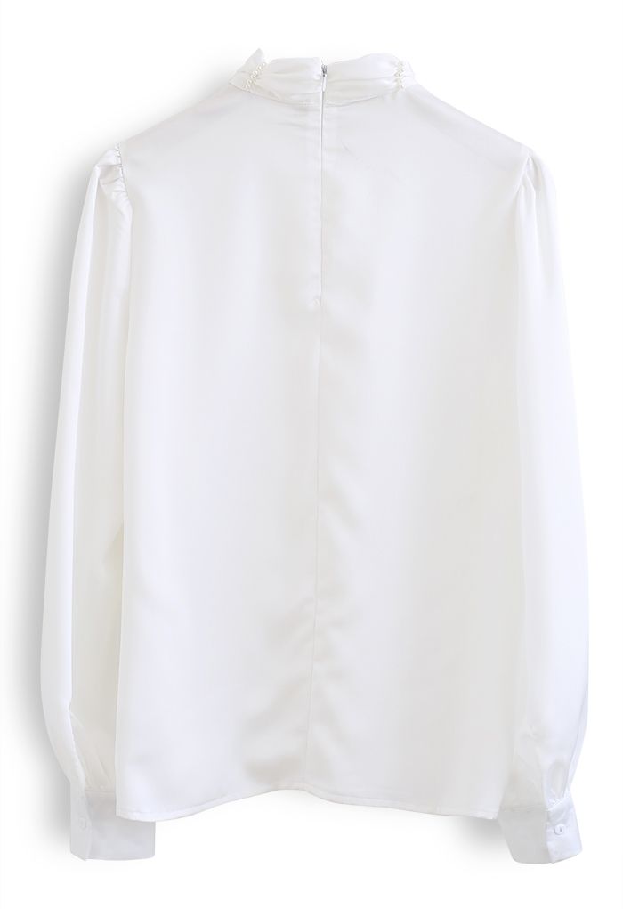 Bead Decor Gerüschtes Satinhemd mit Stehkragen in Weiß