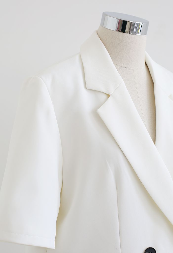Eleganter Kurzarm-Blazer mit Schulterpolstern in Weiß