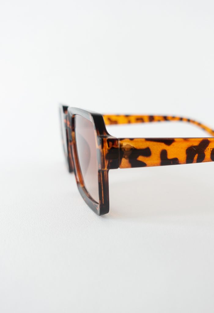 Vollrand-Sonnenbrille mit eckigem Rahmen in Leopard