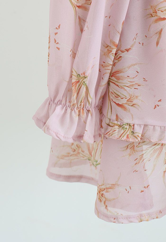 Geblümtes Chiffon-Minikleid mit Bindeknoten vorne in Pink