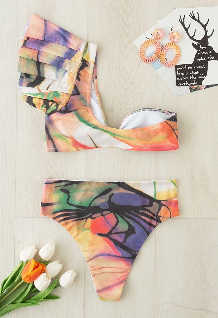 Reich gefärbtes One-Shoulder-Bikini-Set