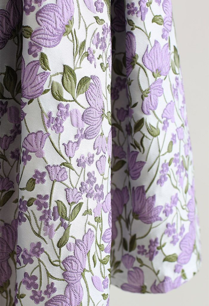 Atemberaubender Blumen-Jacquard-Plissee-Minirock in Violett