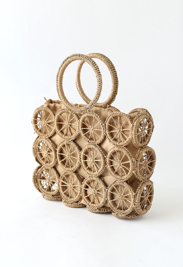 Radförmige Handtasche aus gewebtem Stroh in Karamell