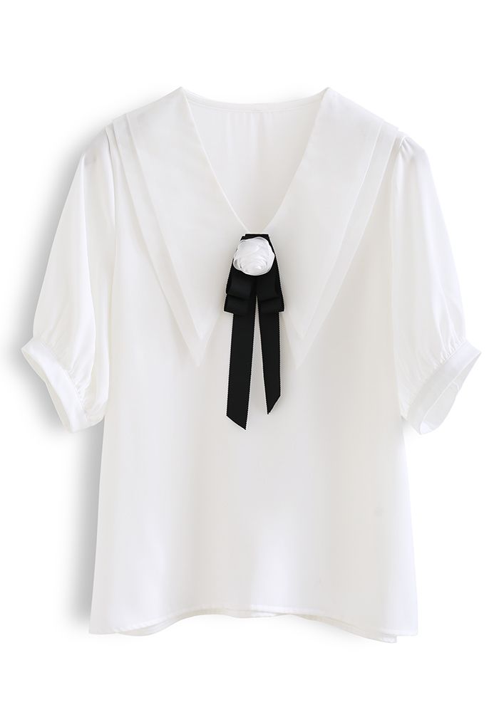 Satin-Hemd mit Rosenbrosche und Organza-Kragen in Weiß