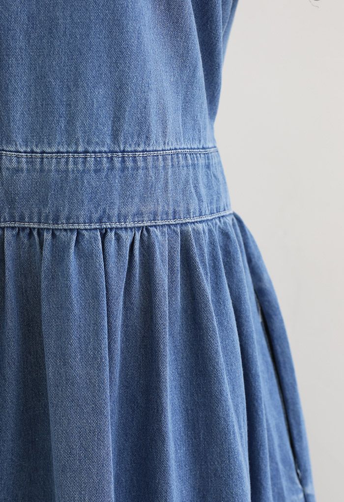 Kurzärmliges Jeanskleid mit Knöpfen vorne in Blau