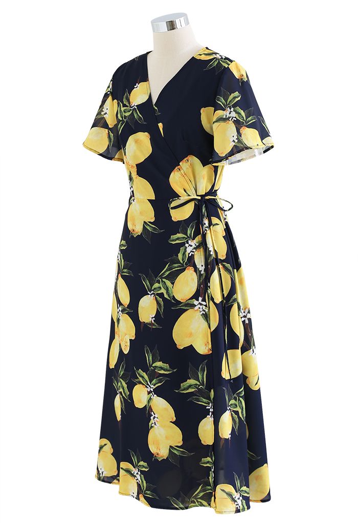 Midi-Wickelkleid mit süßem Zitronen-Print