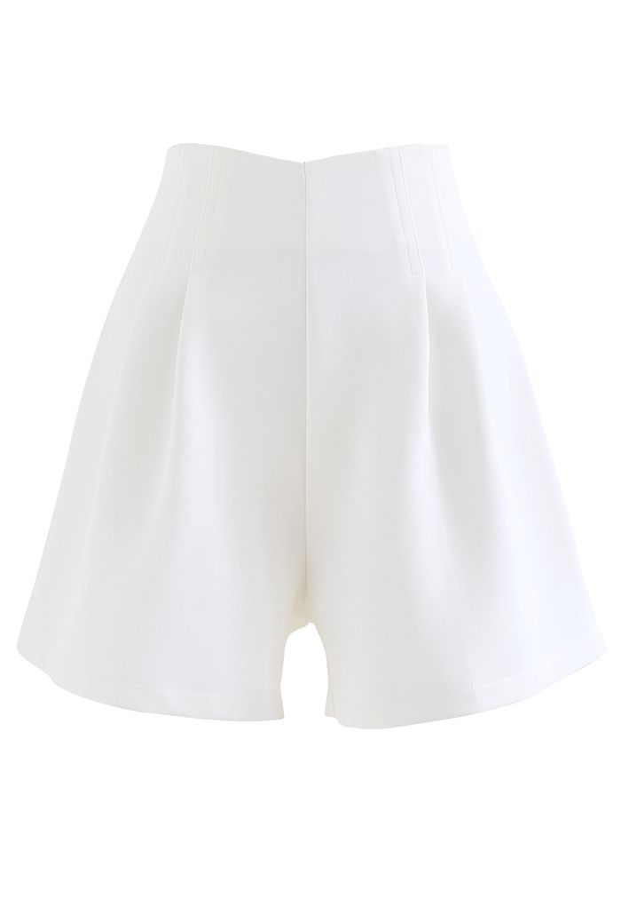Naht-Plissee-Shorts in Weiß
