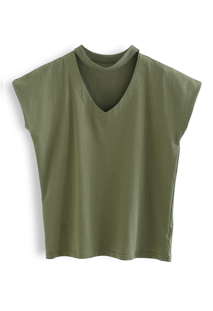 Chokerärmelloses Baumwoll-T-Shirt mit V-Ausschnitt in Armeegrün