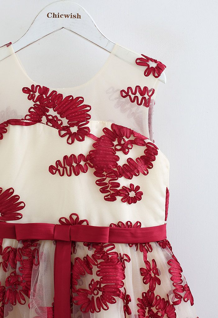 Asymmetrisches, mit Blumen besticktes Tüllkleid in Burgund für Kinder