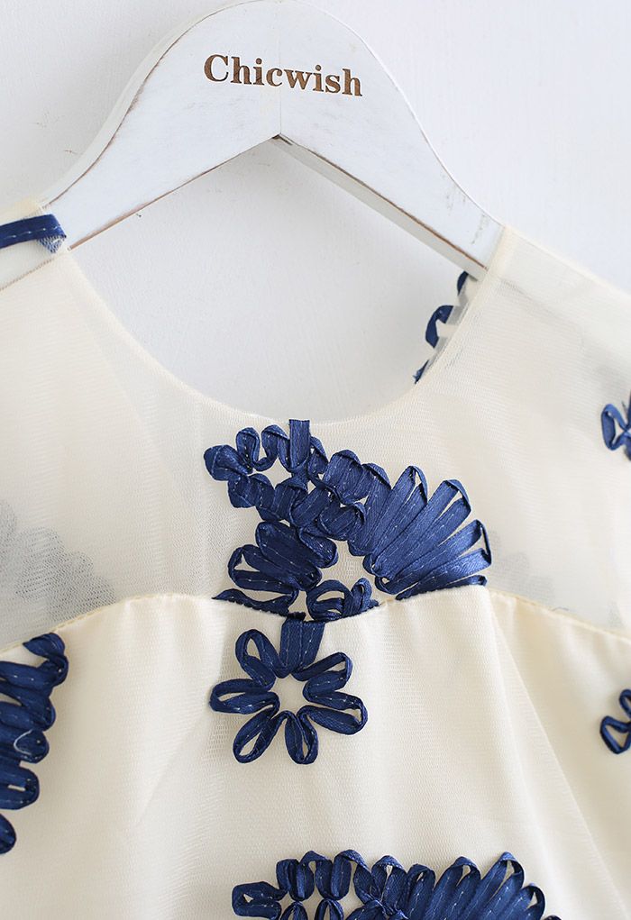 Asymmetrisches, mit Blumen besticktes Tüllkleid in Navy für Kinder
