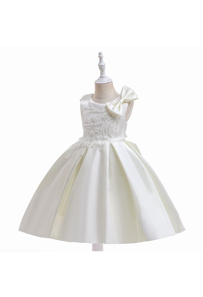 Perlenbesetztes Blumen-Seiten-Bowknot-Prinzessinnenkleid in Weiß für Kinder