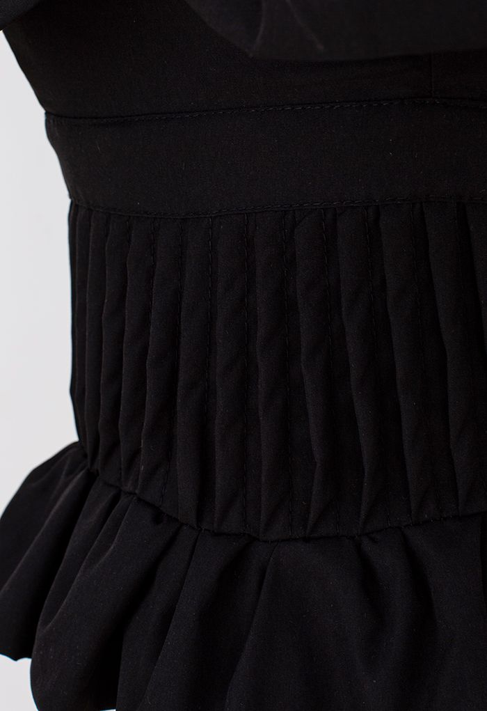 Schulterfreies, plissiertes, gerafftes Top mit Patte in Schwarz