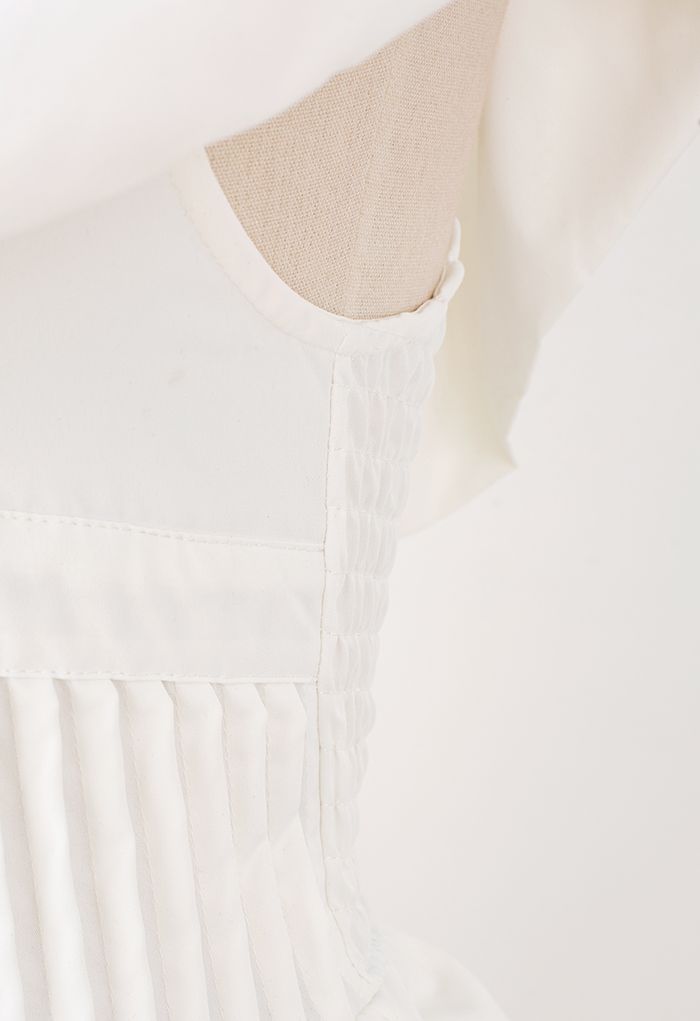 Schulterfreies, plissiertes, gerafftes Oberteil mit Klappe in Weiß