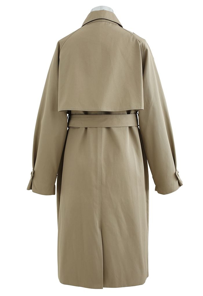 Trenchcoat mit Nietenknopf und Sturmklappe in Khaki