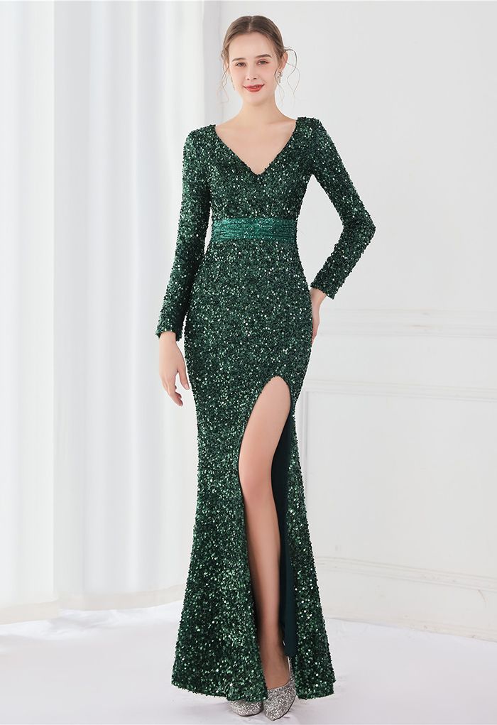 Paillettenbesetztes Kleid mit V-Ausschnitt und Seitenschlitz in Smaragdgrün