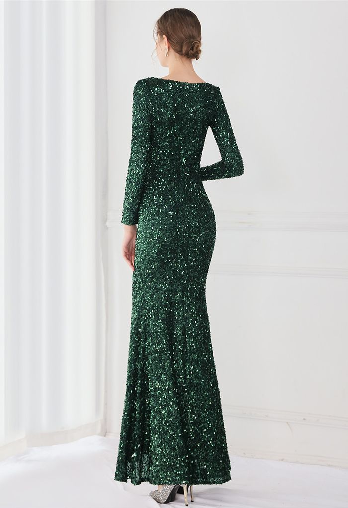 Paillettenbesetztes Kleid mit V-Ausschnitt und Seitenschlitz in Smaragdgrün