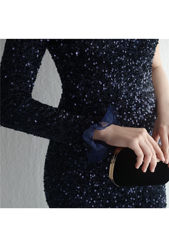 Paillettenbesetztes One-Shoulder-Kleid mit Organzabesatz in Marineblau