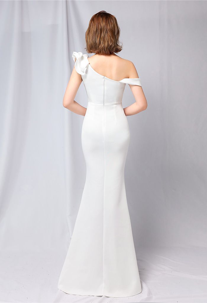 Rüschen One-Shoulder-Meerjungfrau-Satin-Kleid in Weiß