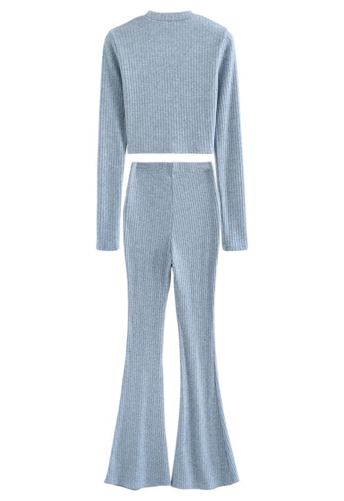 Trendiges Soft Crop Top und Flare Pants Set in Blau
