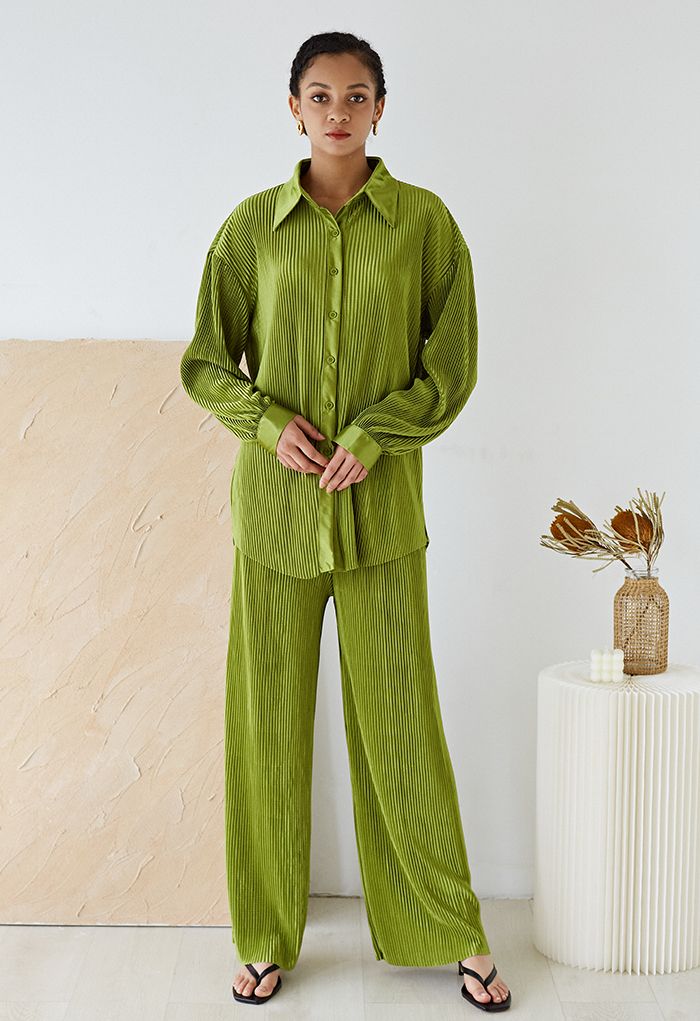 Vollständig plissiertes Plissee-Hemd und Hose im Set in Moosgrün
