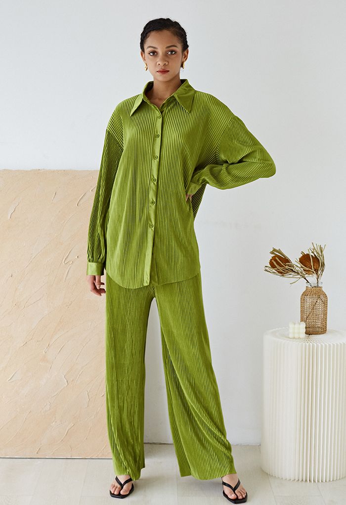 Vollständig plissiertes Plissee-Hemd und Hose im Set in Moosgrün
