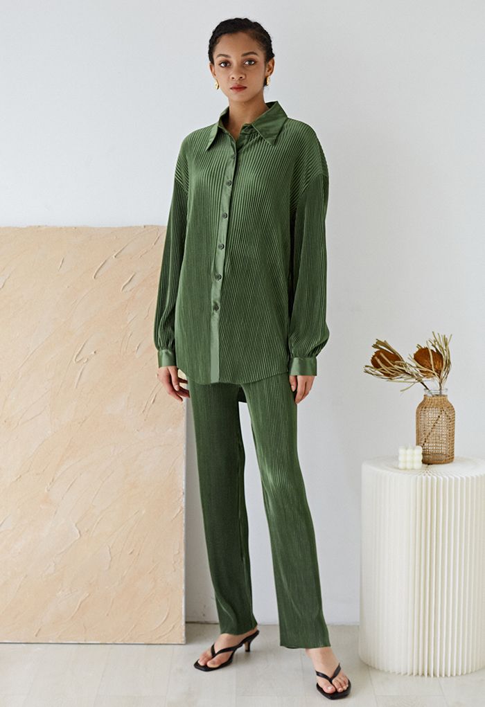 Vollständig plissiertes Plissee-Hemd und Hose im Set in Armeegrün