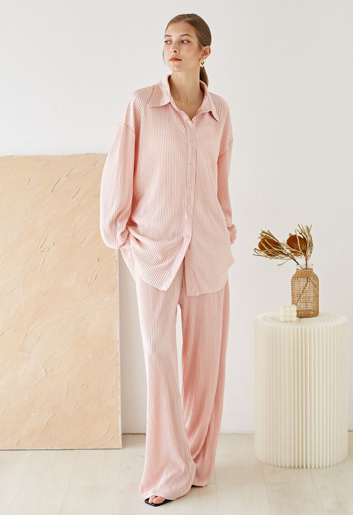 Vollständig plissiertes Plissee-Hemd und Hose im Set in Pink