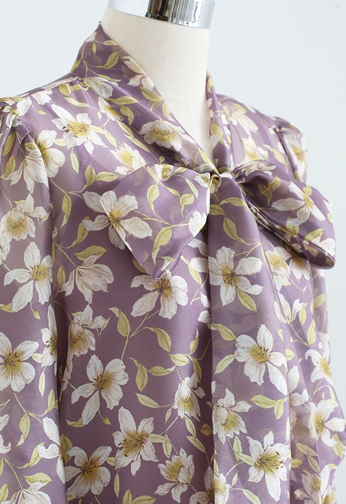 Florales halbtransparentes Bowknot-Shirt in Lila