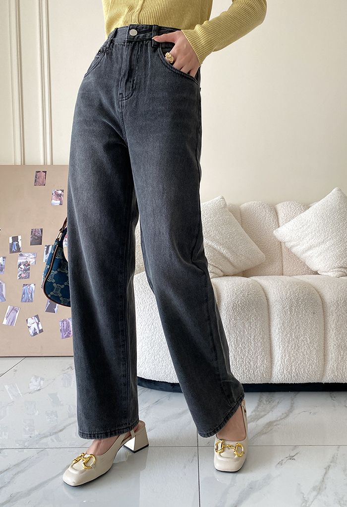 Rauchige Jeans mit hoher Taille und weitem Bein