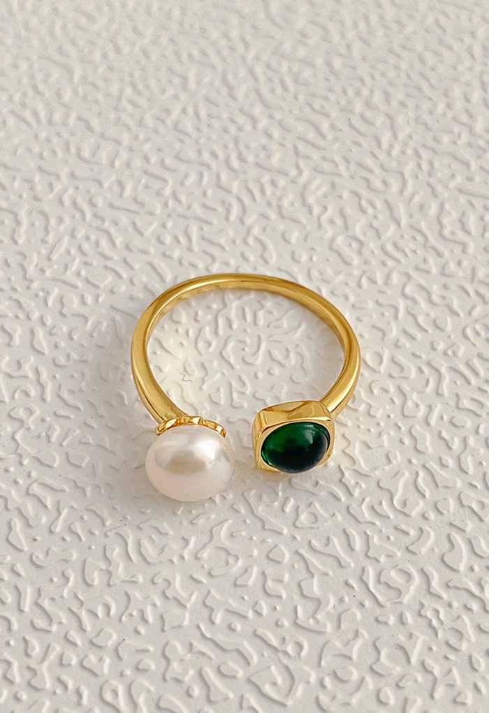 Offener Ring aus Smaragd-Edelstein und Perle