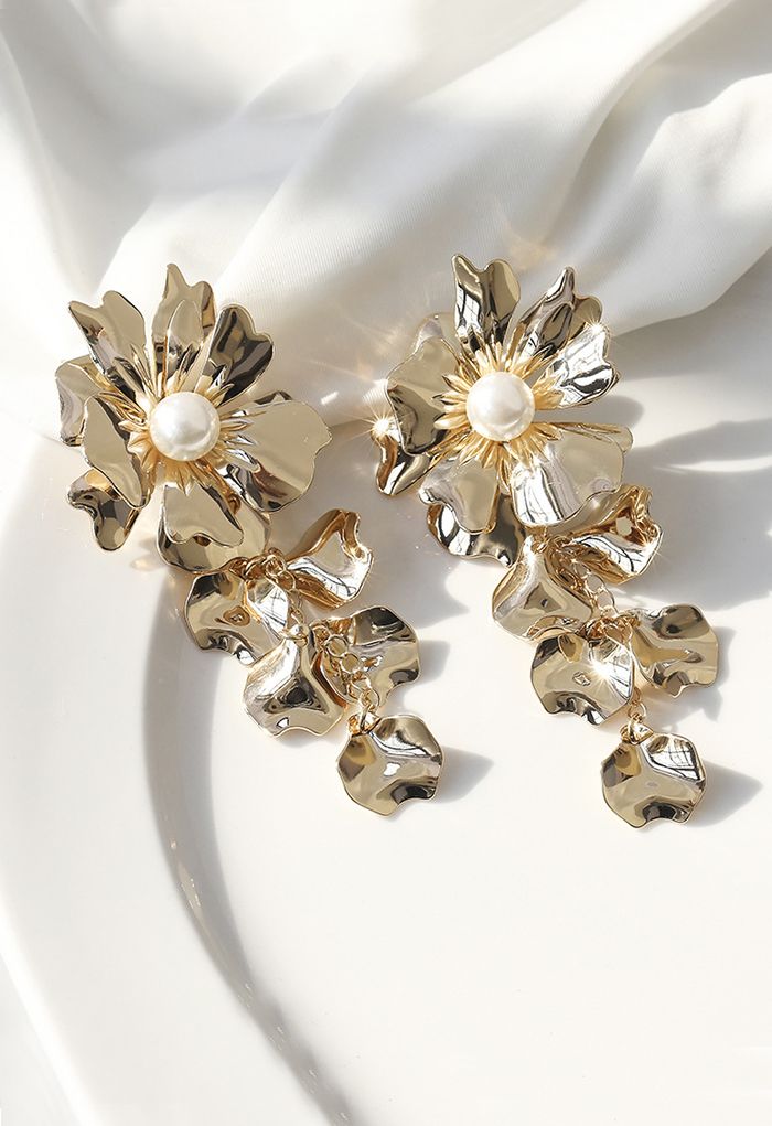 Prächtige Perlen-Ohrringe mit Blumenmuster