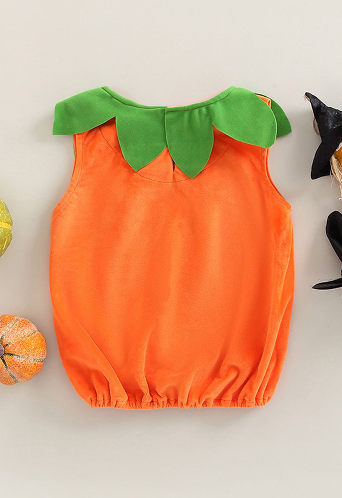 Entzückendes Kürbis-Halloween-Kostüm für Kleinkinder