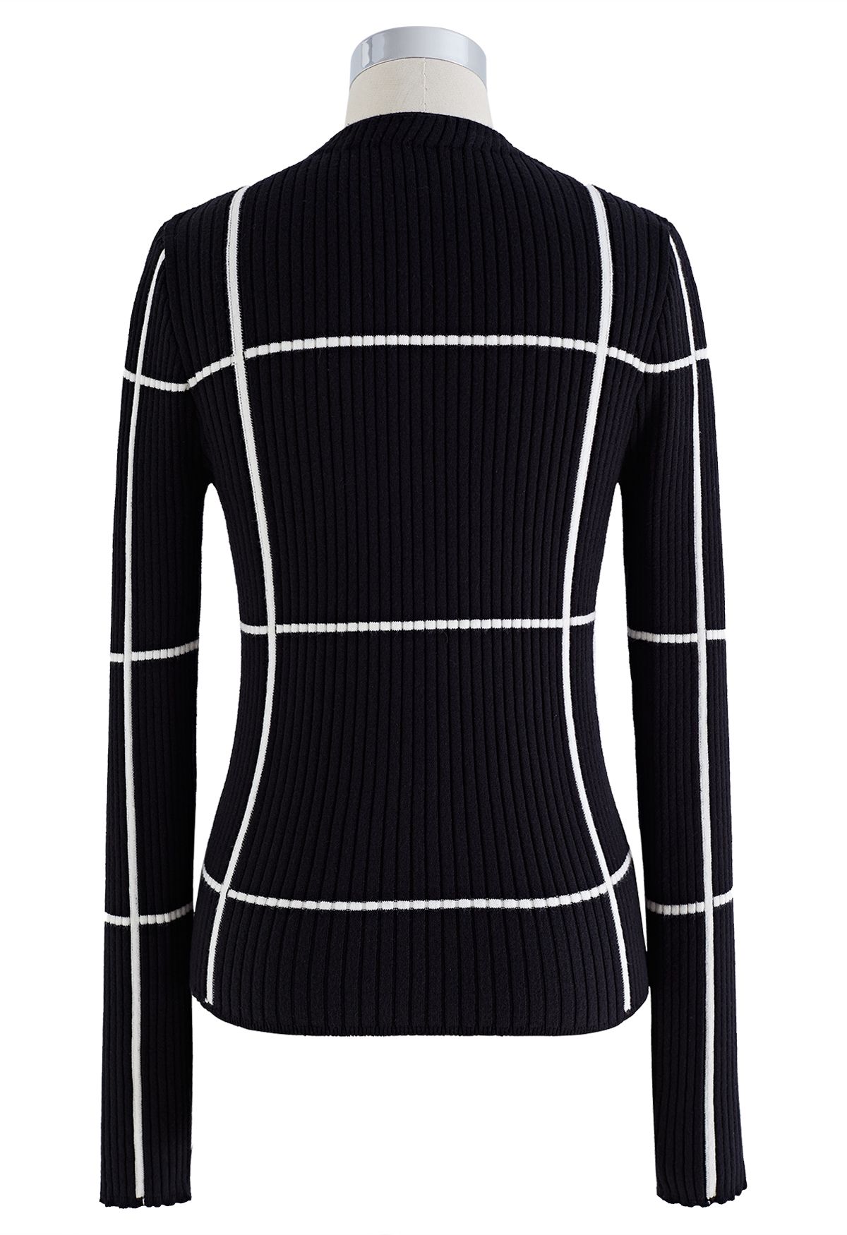 Geknöpfter Pullover mit Gittermuster und V-Ausschnitt in Schwarz