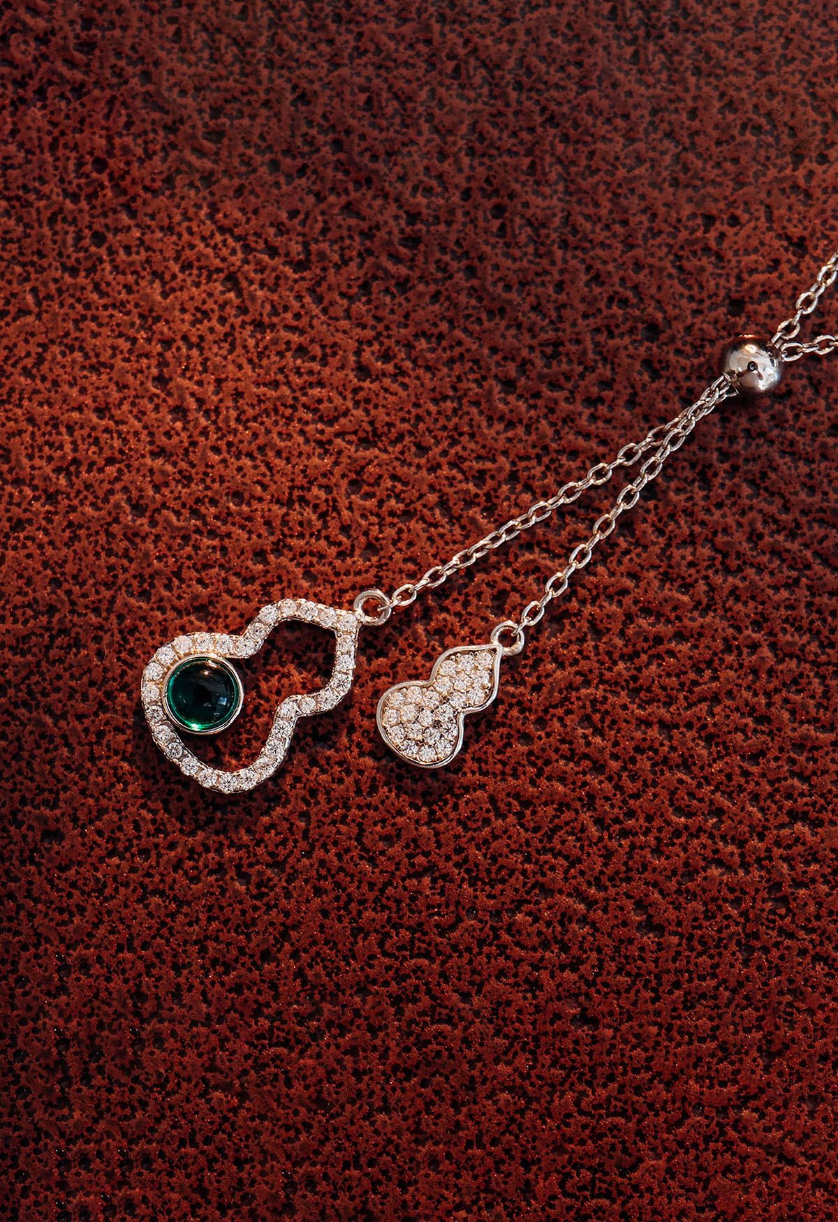 Smaragd-Edelstein-Halskette in Kalebassenform