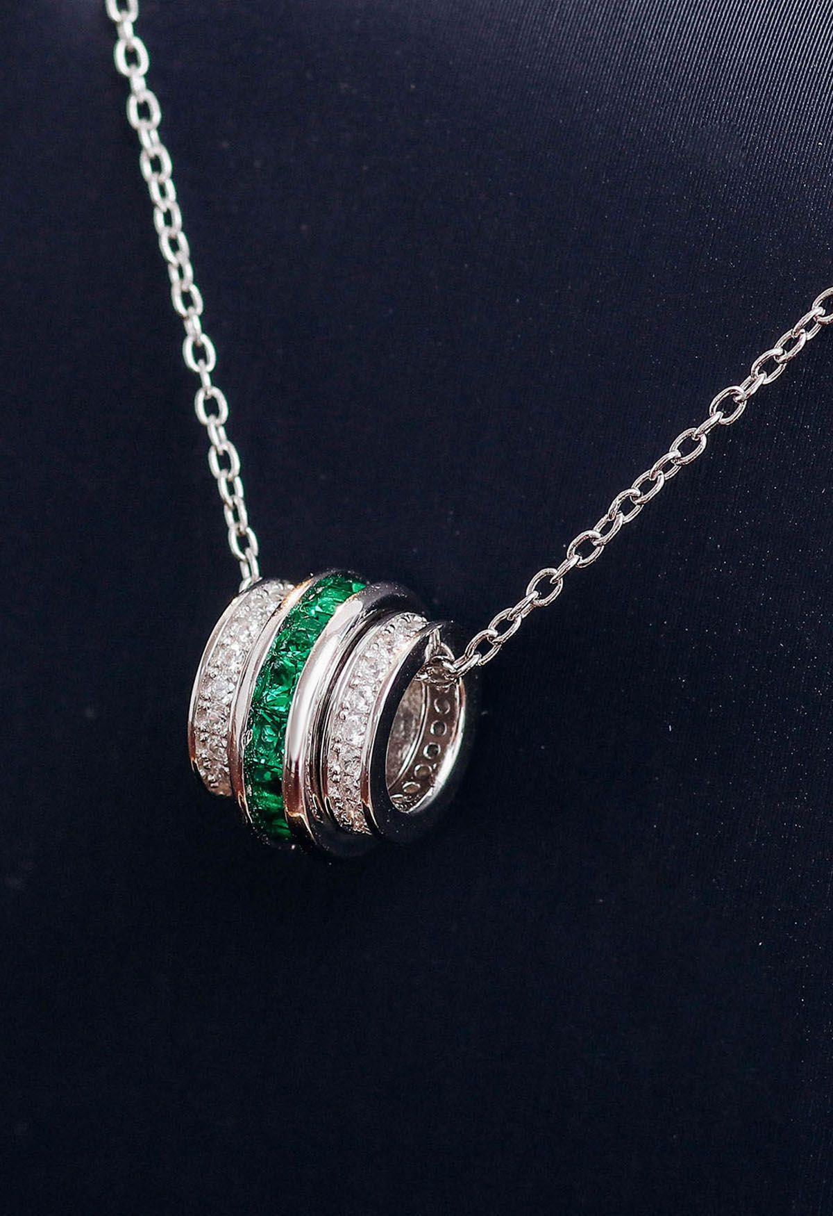 Hohle runde Smaragd-Edelstein-Halskette