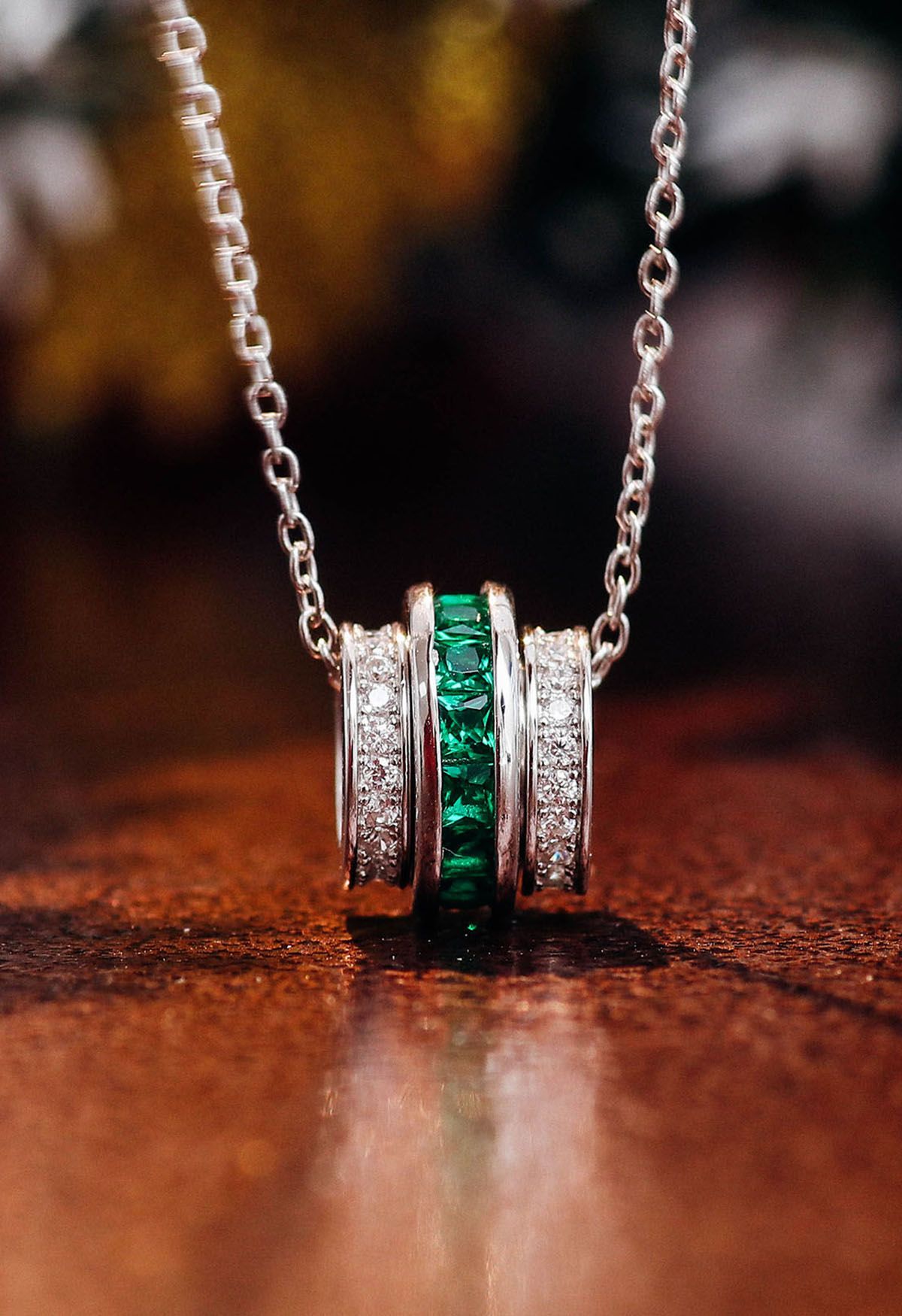 Hohle runde Smaragd-Edelstein-Halskette