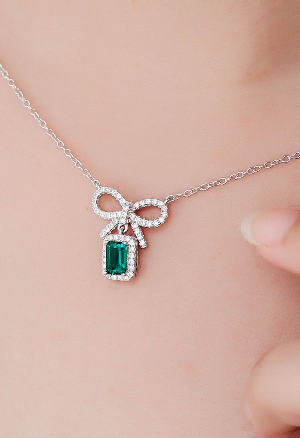 Smaragdschliff Bowknot Diamant-Halskette
