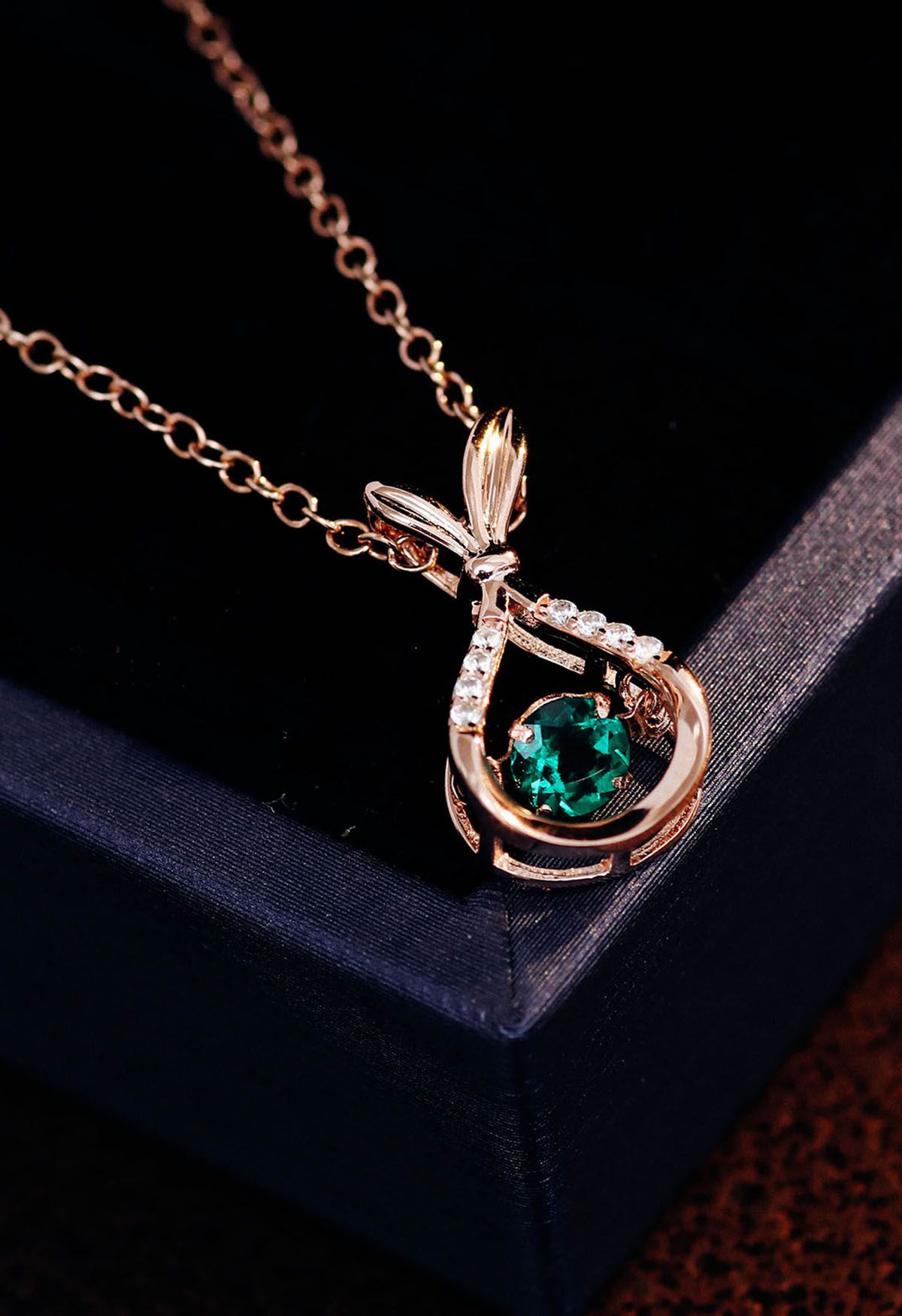 Aushöhlen Birnenform Smaragd-Edelstein-Halskette