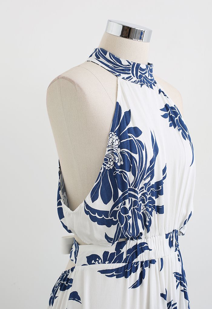Indigofarbenes Neckholder-Kleid mit Blumenausschnitt und Rückenausschnitt