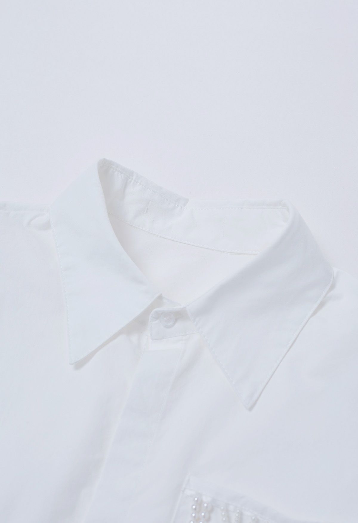 Crop-Hemd aus Baumwolle mit Perlenverzierung und Taillenschnürung