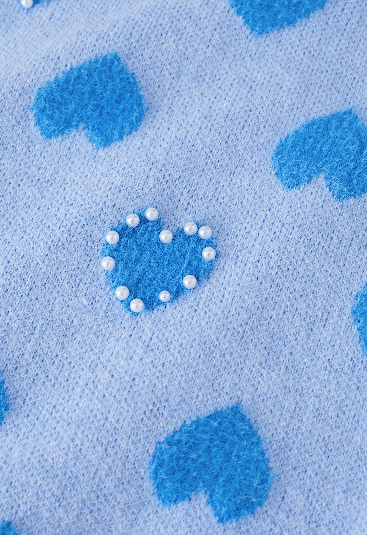 Flauschiger Herz-Strickpullover mit Perlenbesatz in Blau