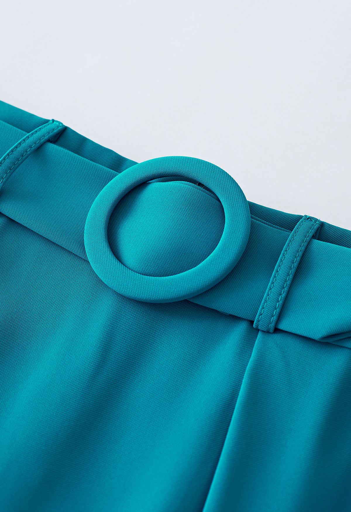 Plissee-Flare-Midirock mit O-Ring-Gürtel in Blaugrün