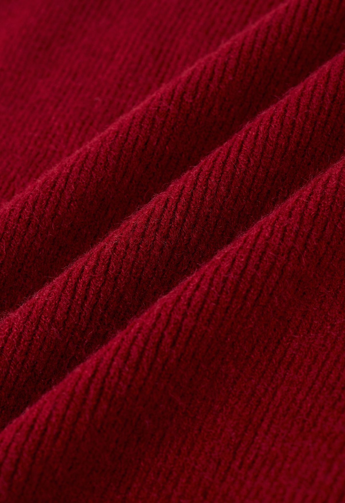 Strickpullover mit Cutout-Perlenausschnitt in Rot
