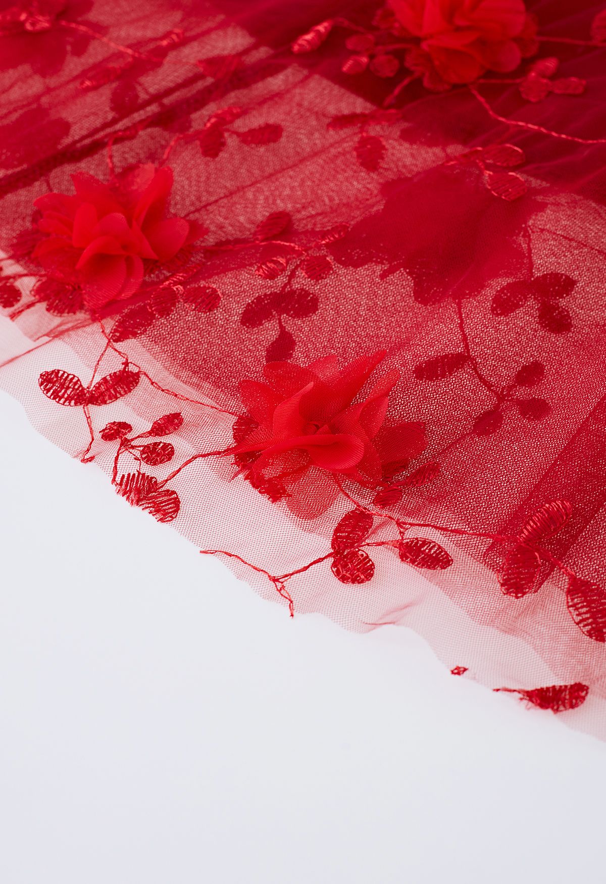 Tüll-Midirock mit 3D-Mesh-Blumenstickerei in Rot