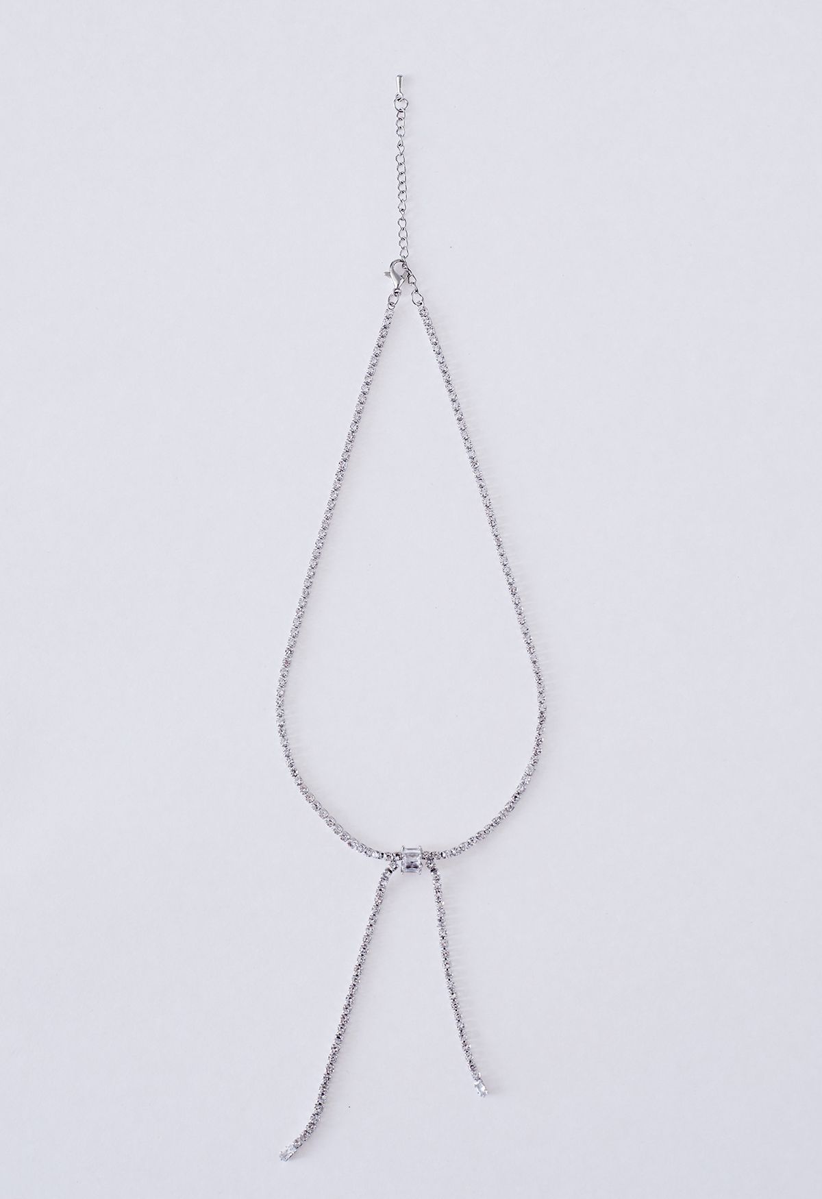 Geknotete Schlüsselbein-Halskette mit vollem Diamant