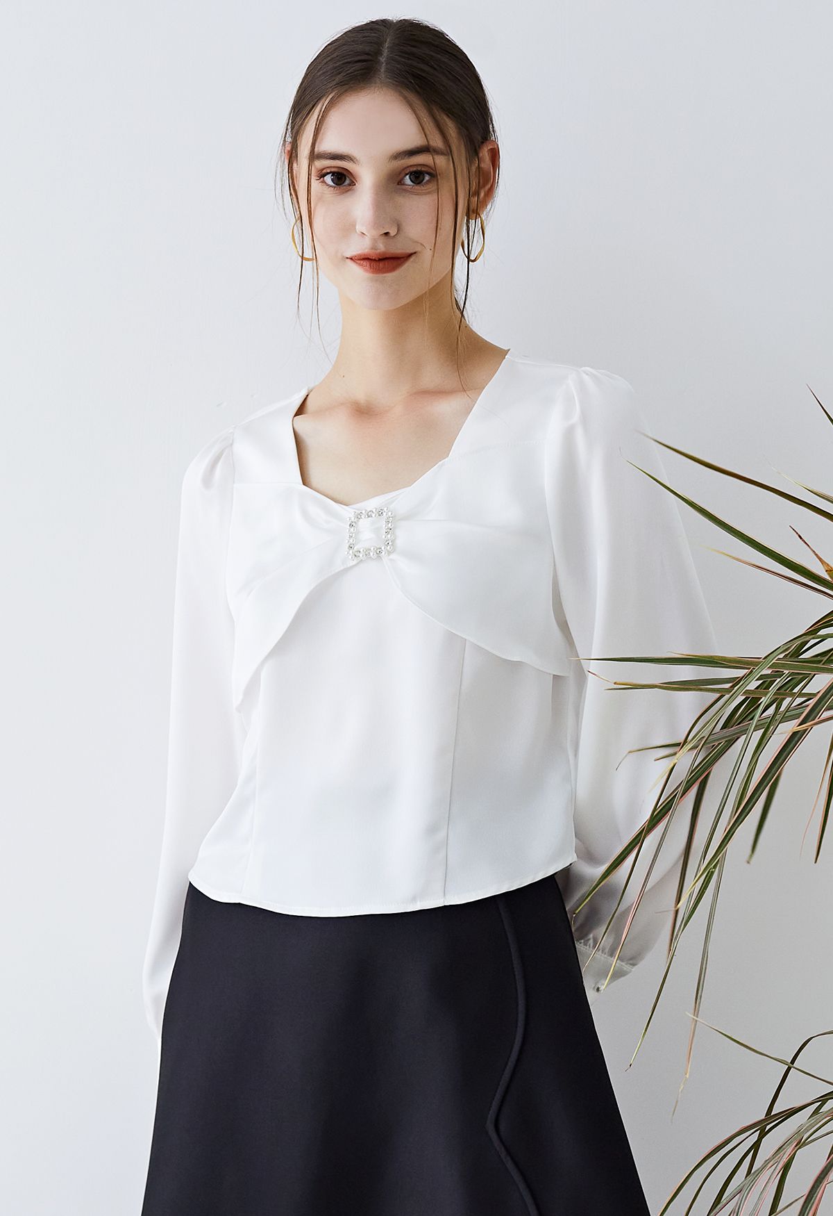 Sweetheart Neck Diamante Bowknot Satin Top in Weiß