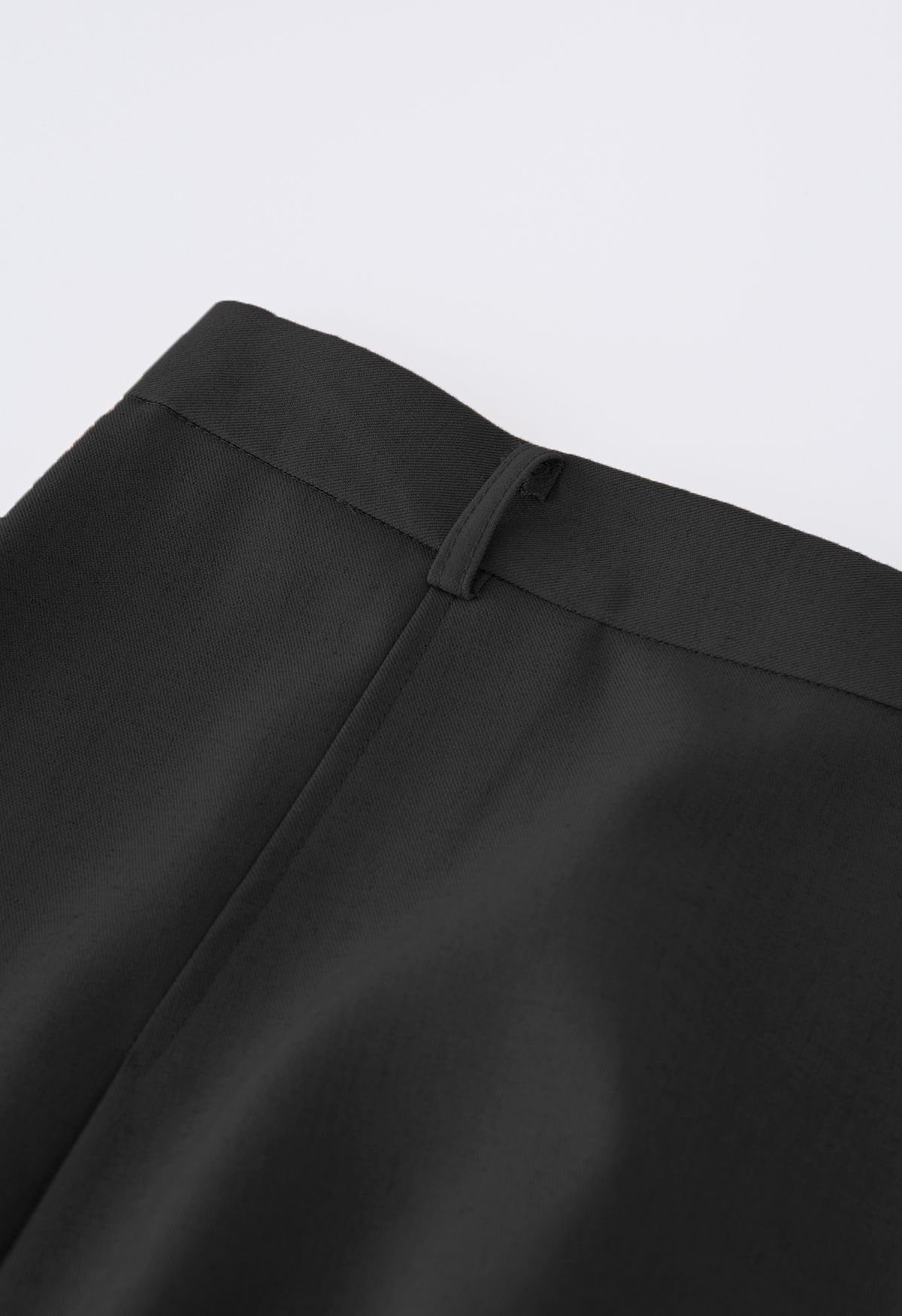 Einfache, plissierte Hose mit weitem Bein in Schwarz
