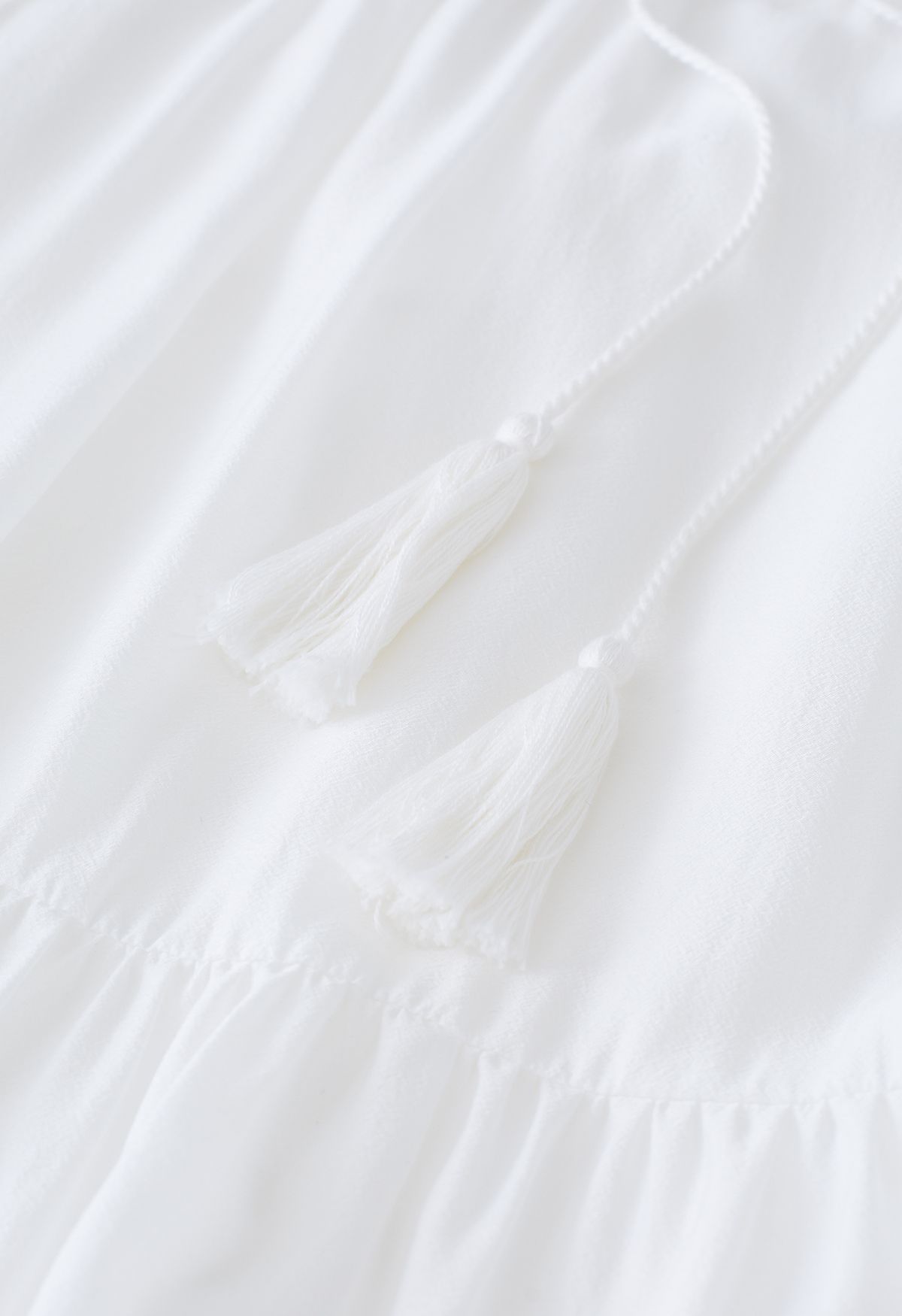 Wunderschönes weißes Kleid mit Puffärmeln der Göttin